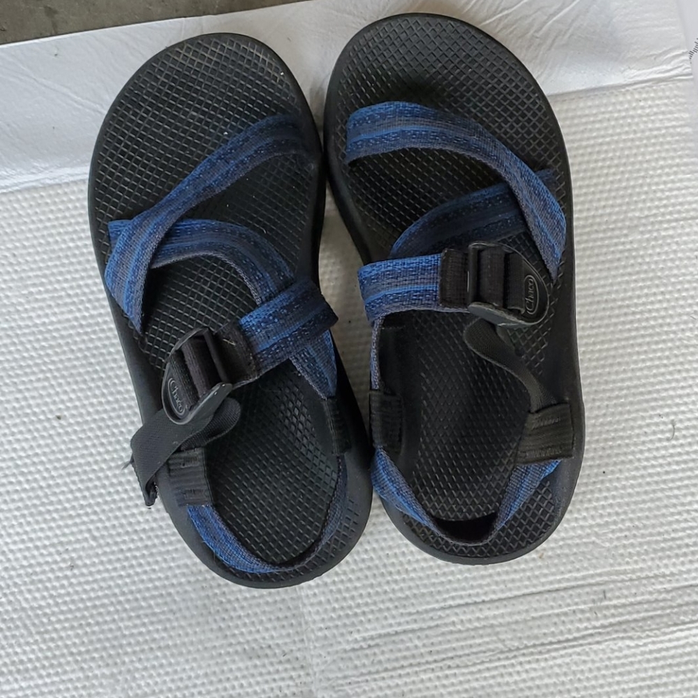Used mens chacos sandals
